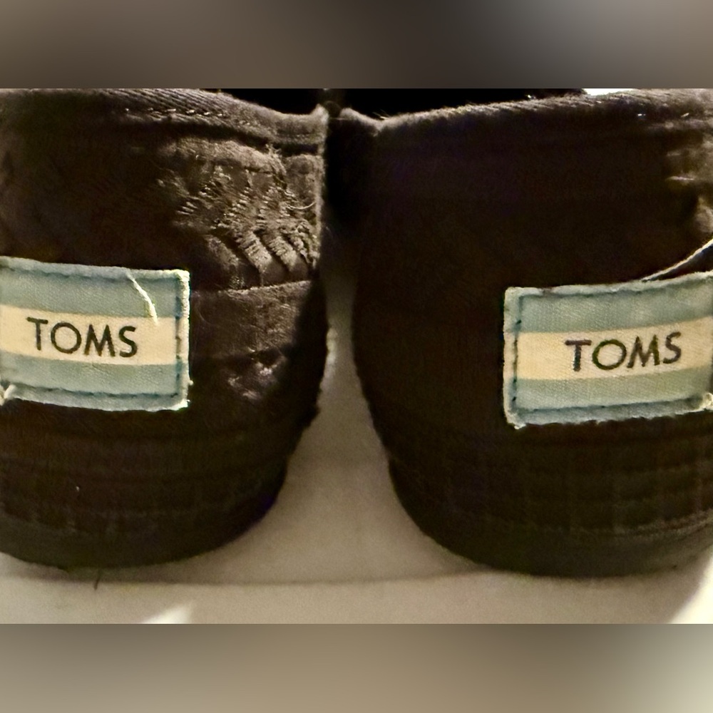 TOMS Women’s Black Espadrilles - Picture 3 of 4